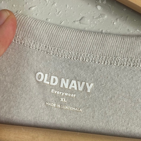 🦋 Old Navy Beige Butterfly Print Short Sleeve Tee Casual Comfy XL - Picture 2 of 6